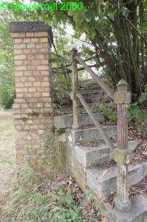Treppe mit altem Geländer